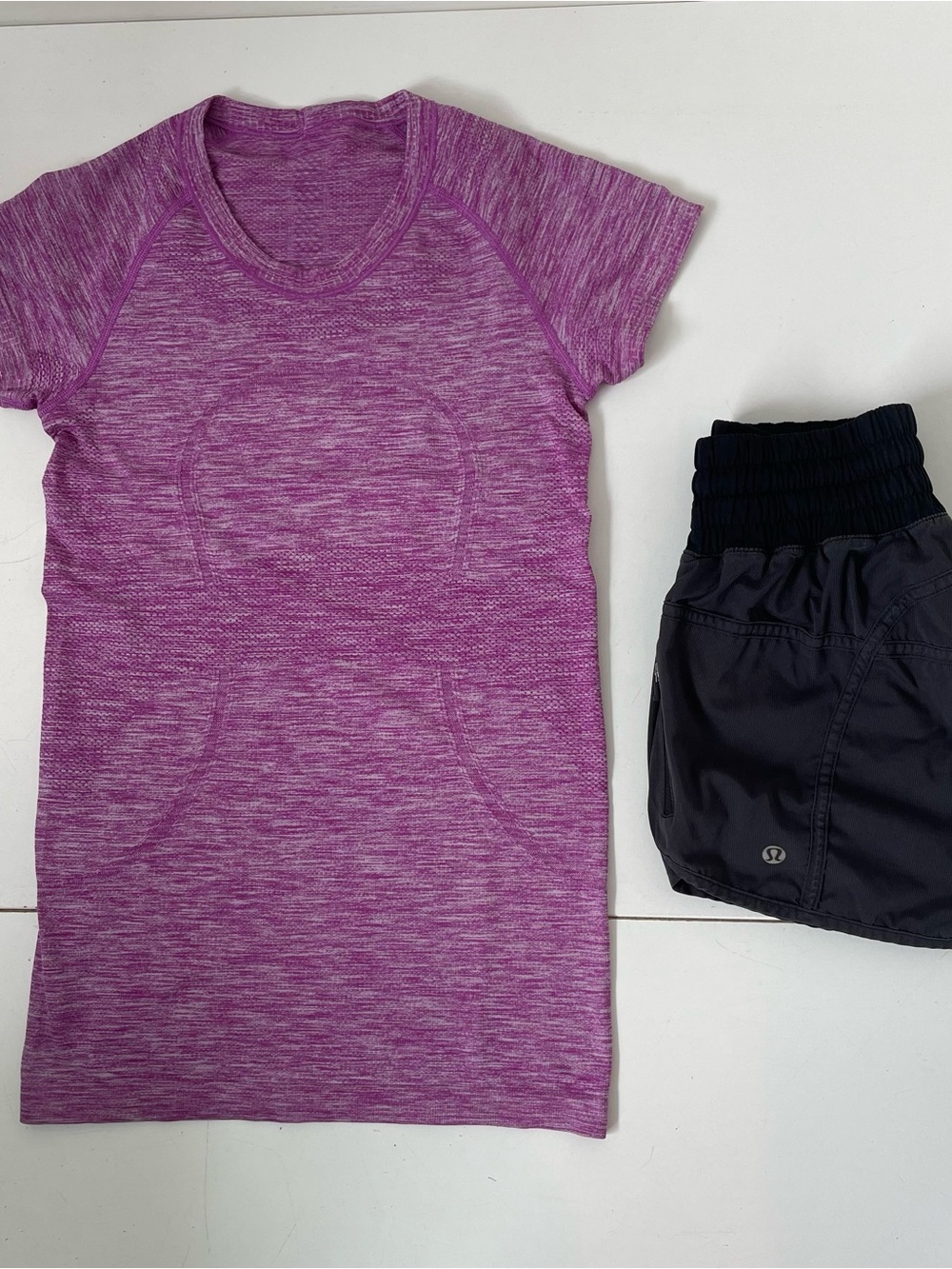 Set Lululemon Women’s Swiftly Tech Top and Shorts size 4 - Picture 2 of 12